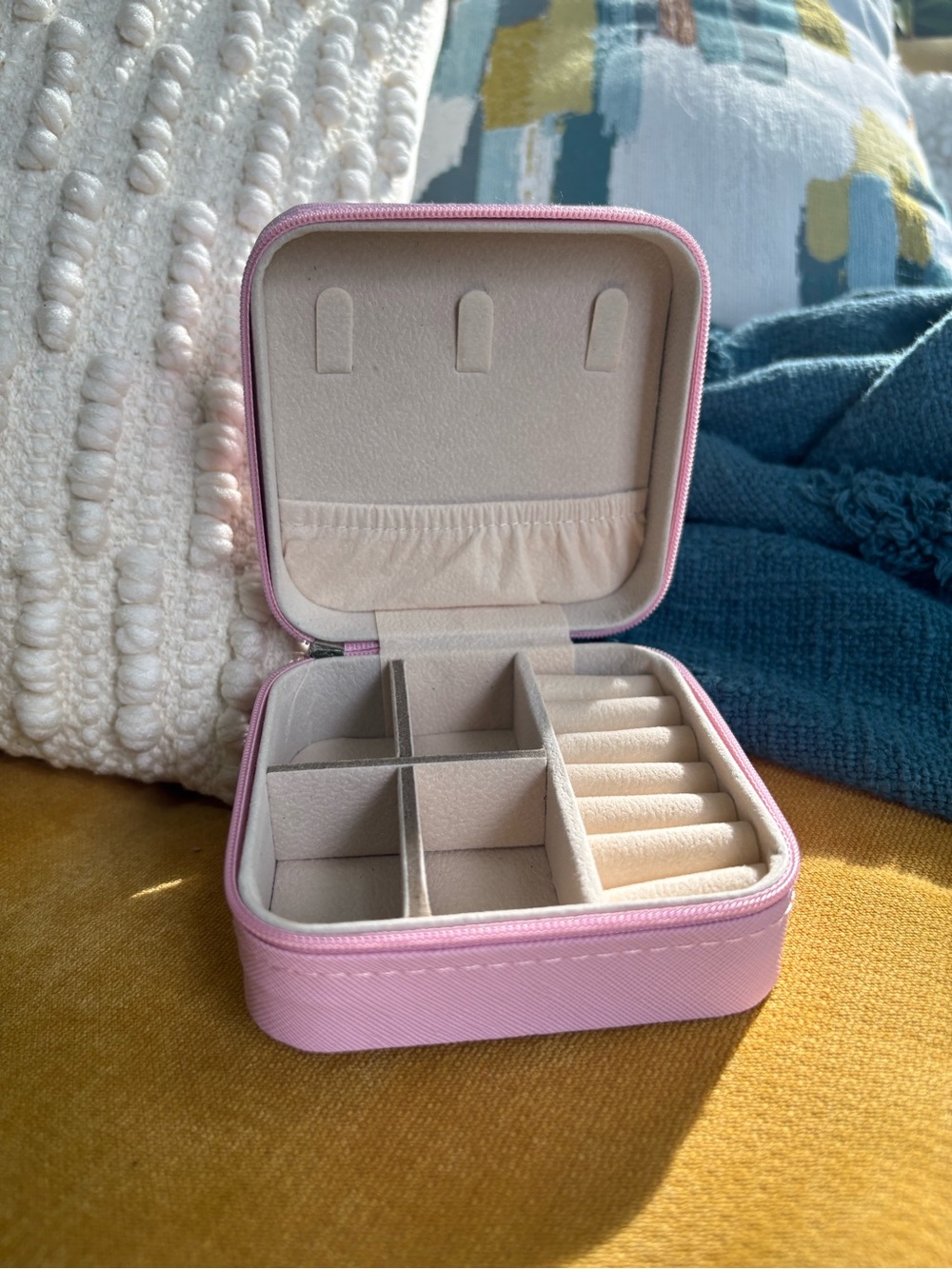 NWOT Compact Pink Jewelry Organizer Travel Case